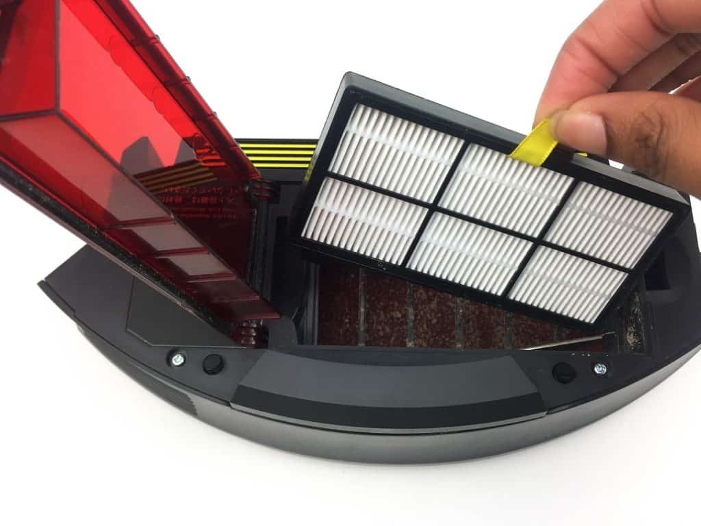 How to empty Roomba