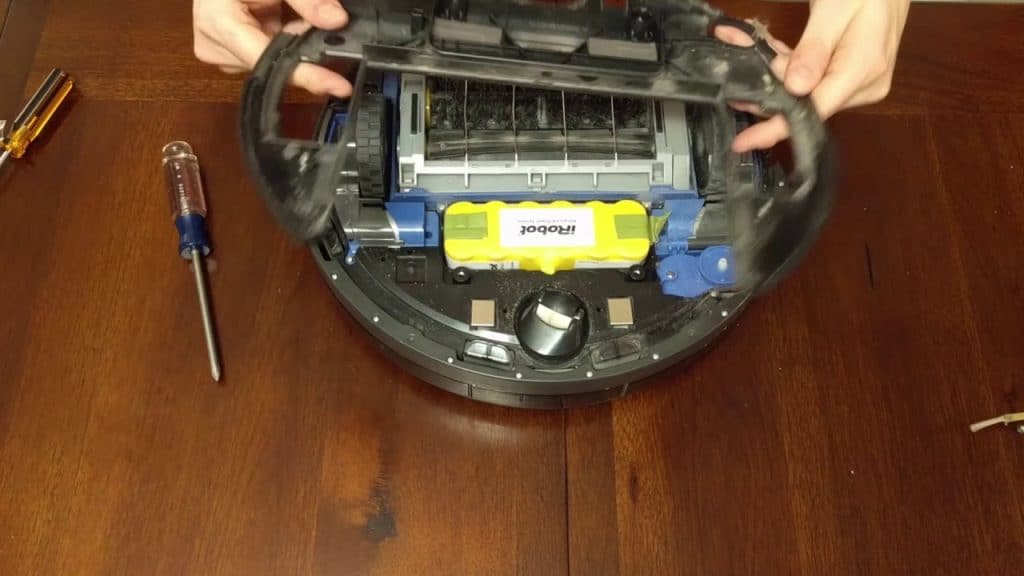 How to empty roomba bin