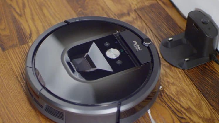 how to know if roomba is charging