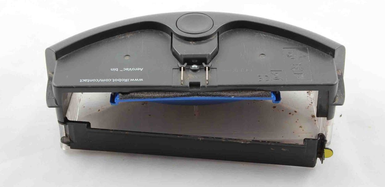 How to empty Roomba