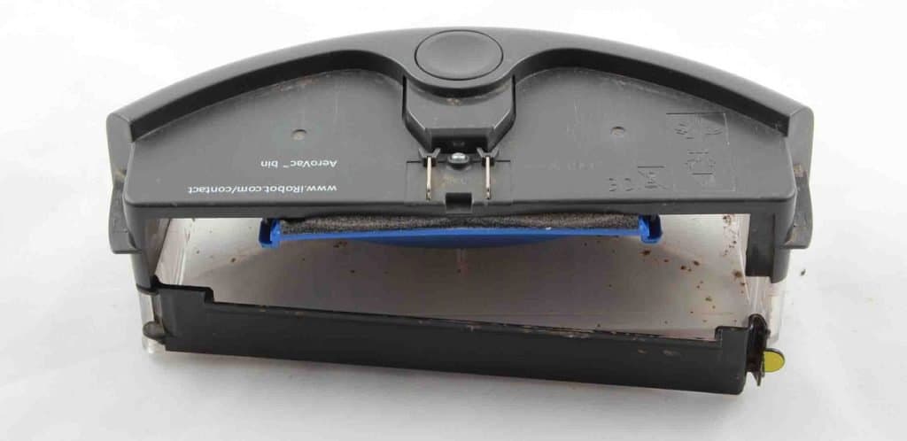 How to empty roomba bin