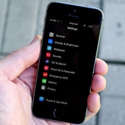dark mode on iphone